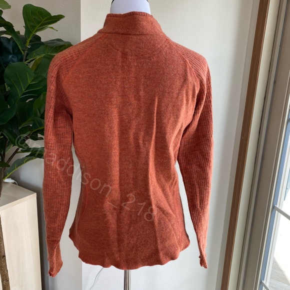 Mountain Hardware Wool V-Neck Pullover Sweater w/ Thumbholes Rust Orange Medium - Picture 5 of 8